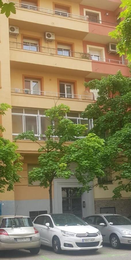 Hostal Vara Мадрид Экстерьер фото