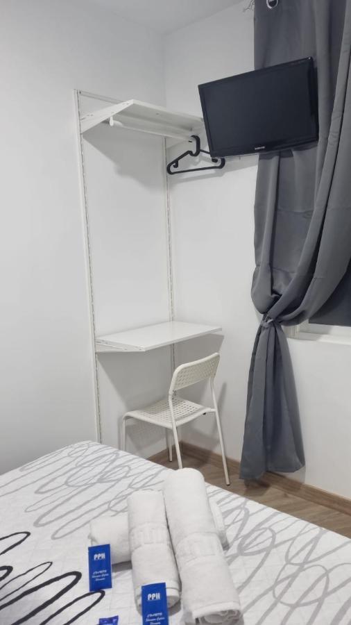 Hostal Vara Мадрид Экстерьер фото